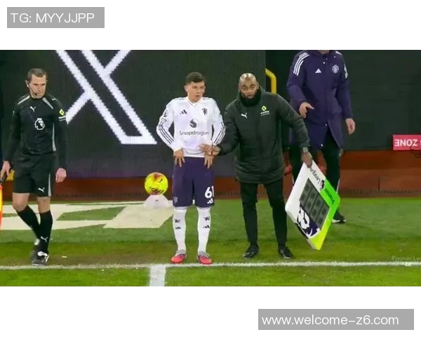 曼联训练缺席马奎尔德里赫特舍什科杰克弗莱彻积极参与展现状态